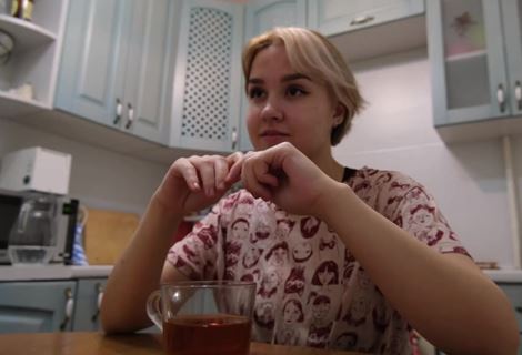 Пришел под поводом одолжить соль, к миленькой одинокой соседке и напросился на секс