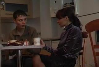 Милфа решила подцепить уличного художника, якобы для личного ню портрета