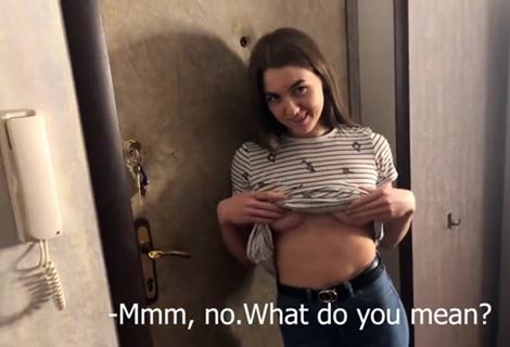 Одинокая русская девка пошла к новому симпатичному соседу, чтобы потрахаться, а закончившаяся соль, была всего лишь предлогом